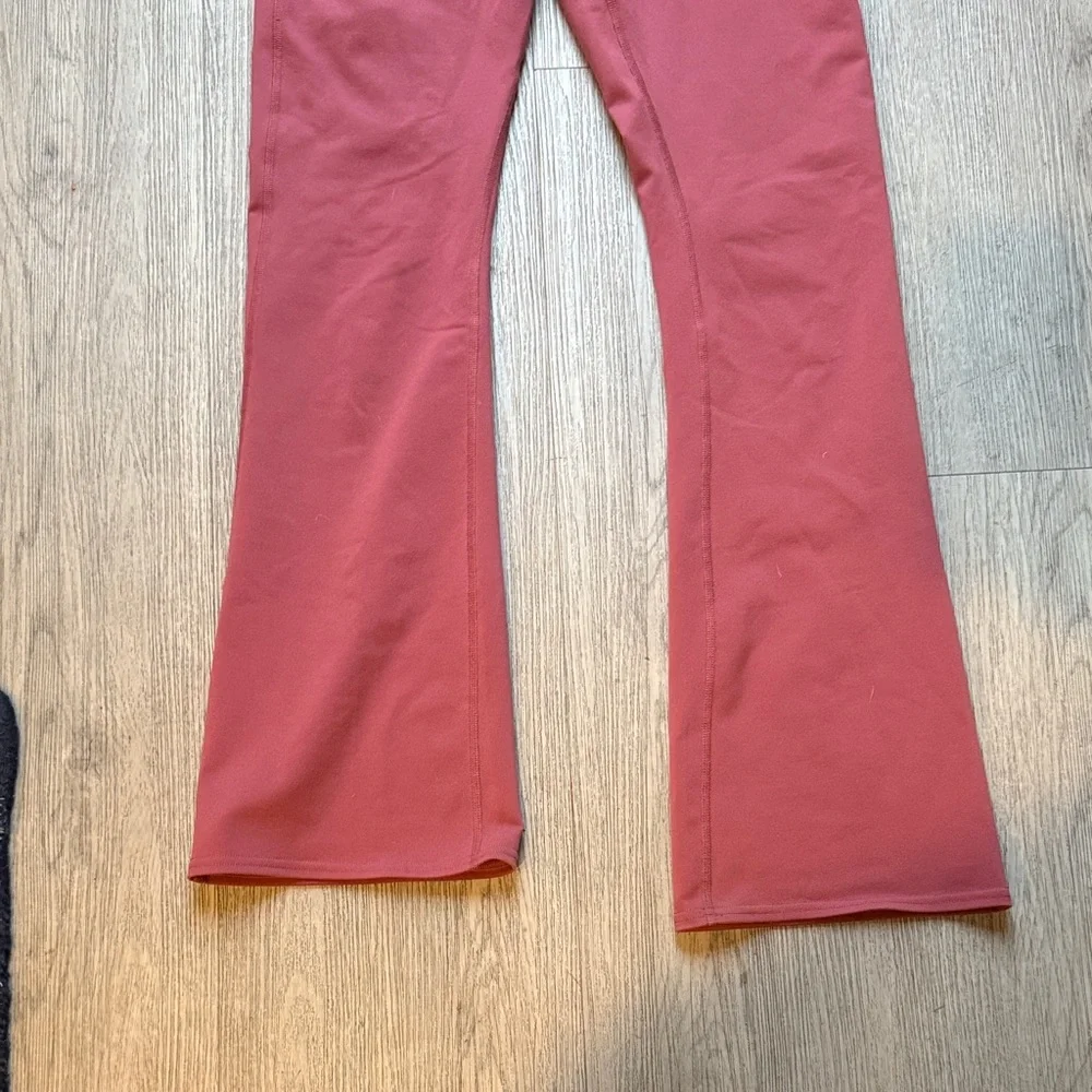 Alo’s bootcut Pink Bottoms
